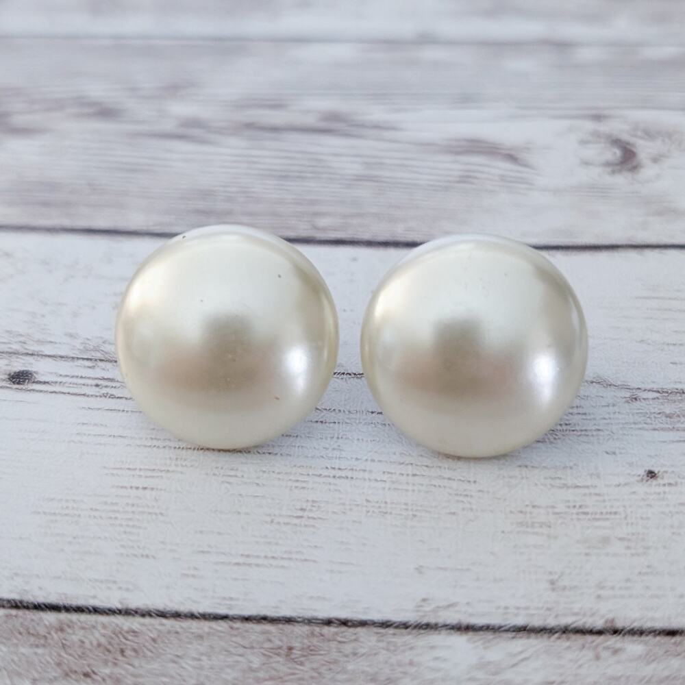 Vintage Screw Back Earrings Pearlescent Cream 7/8" Domed Circle Button Style